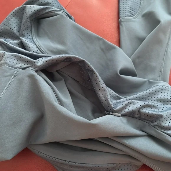 NWOT-Fabletics Motion365- Sleek Blue Ankle-Length Leggings - Picture 8 of 10